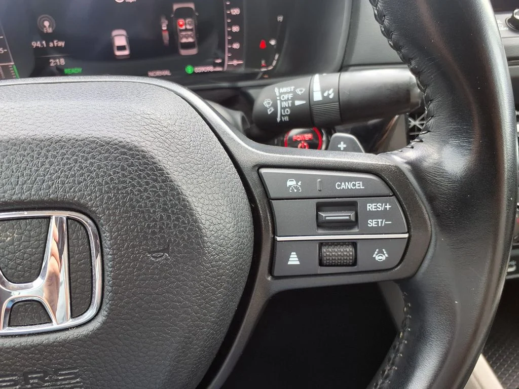 Used 2024 Red Honda EX-L image 22