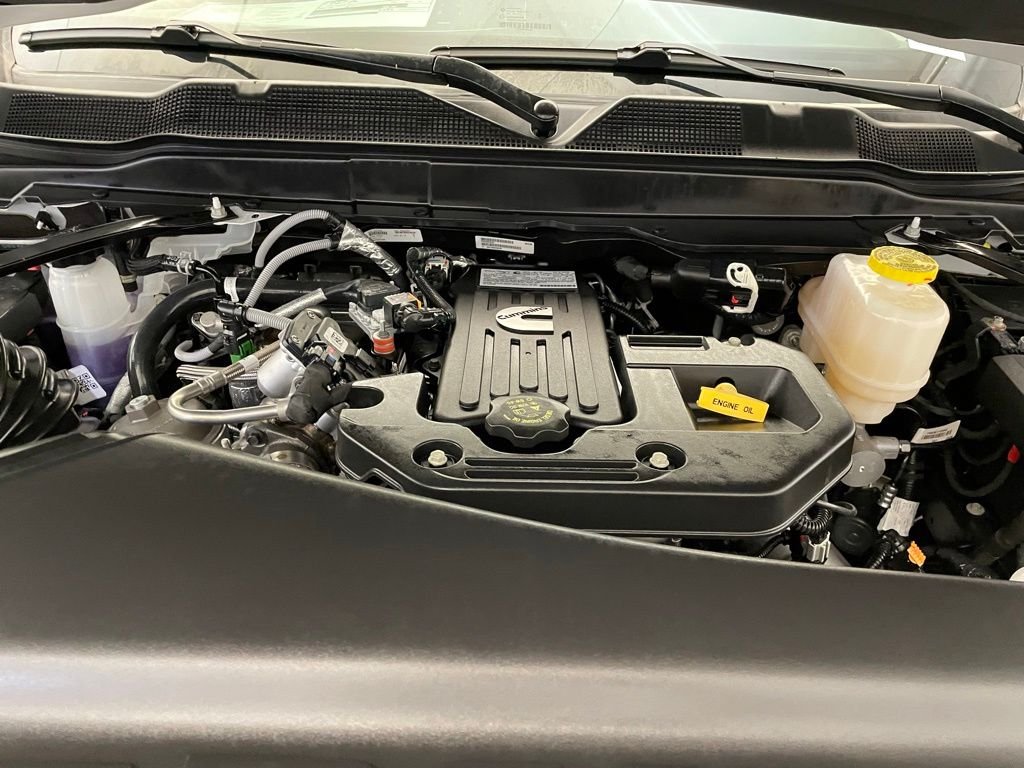 New 2026 Bright White Clearcoat RAM Tradesman image 17