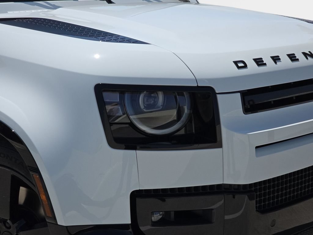 New 2026 Fuji White Land Rover V8 image 34