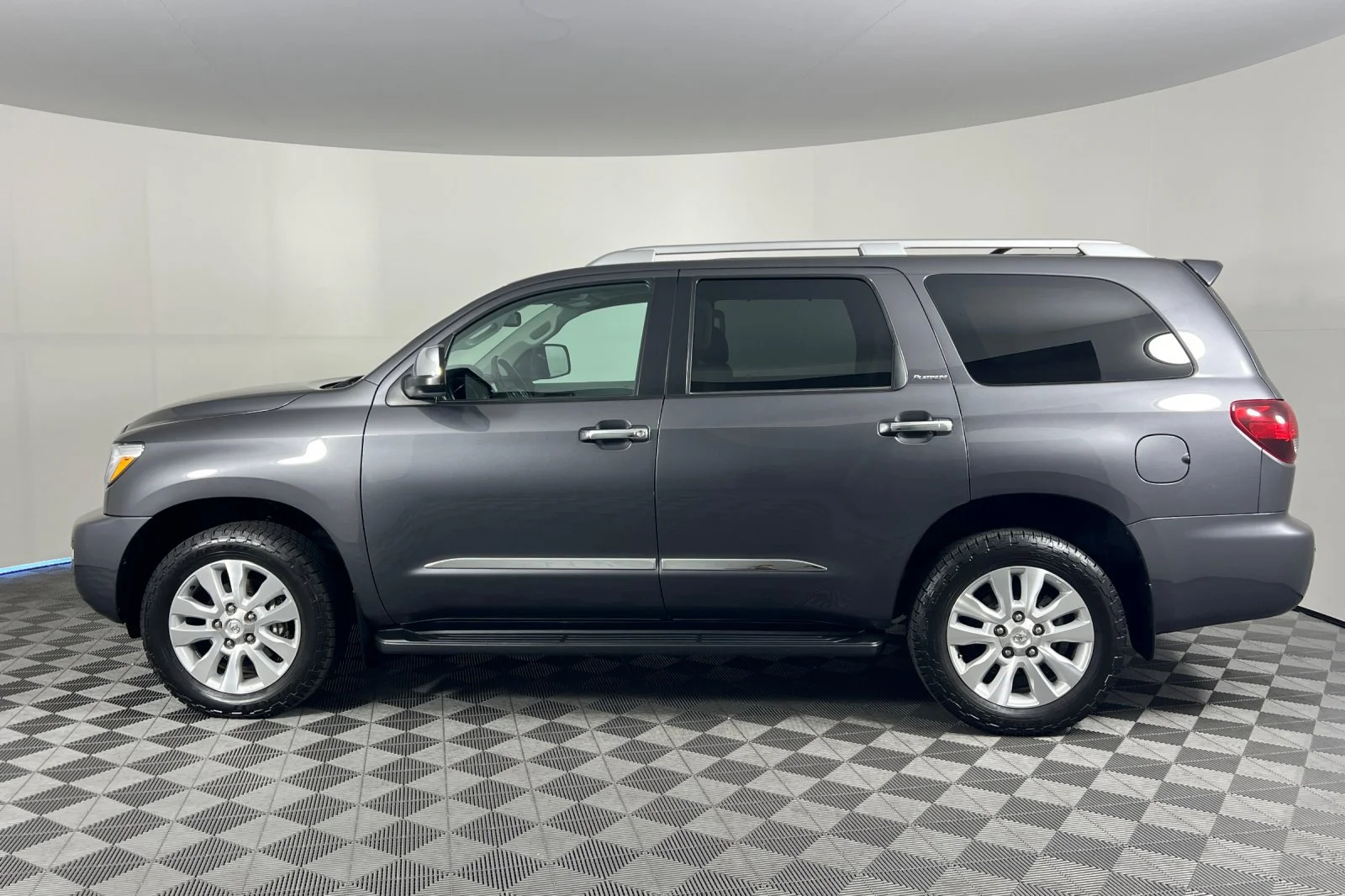Used 2022 Magnetic Gray Metallic Toyota Platinum image 6