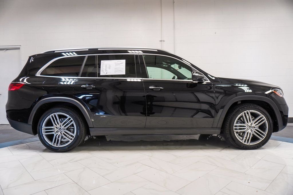 Used 2025 Black Mercedes-Benz GLS 450 image 40