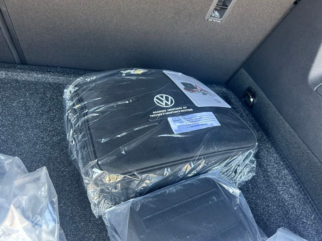 New 2026 White/off-white Volkswagen 2.0T SE R-Line Black image 48