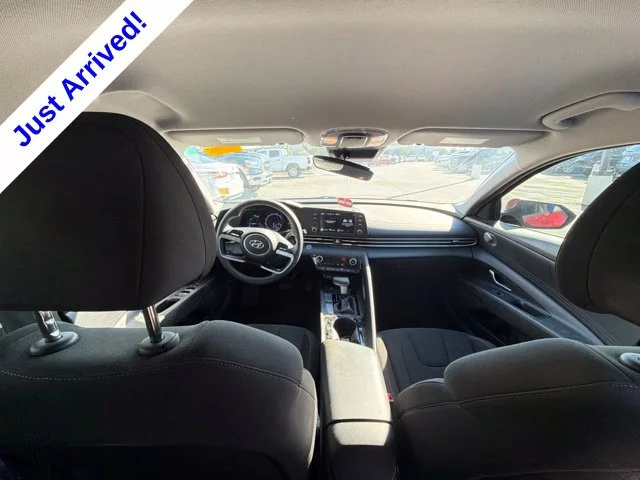 Used 2022 Red Hyundai Blue image 32