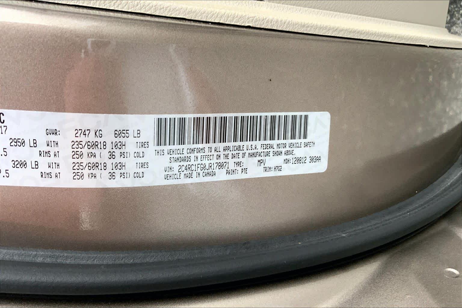 Used 2018 Molten Silver Chrysler Touring Plus image 30