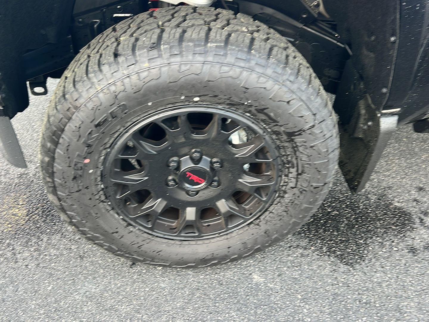 2025 Toyota Tacoma SR5 - Photo 38