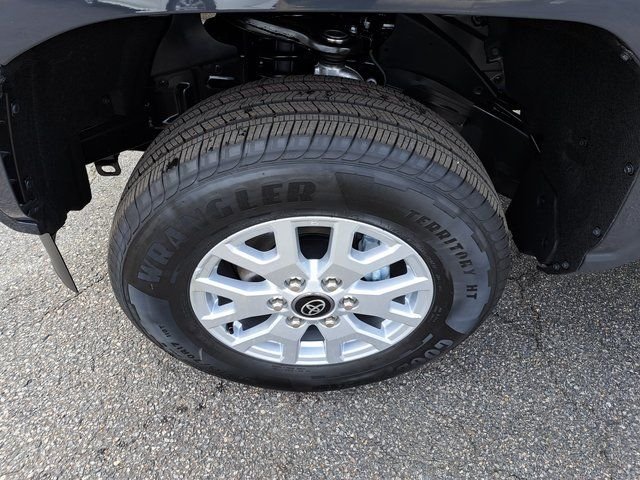 2026 Toyota Tacoma SR5 - Photo 14