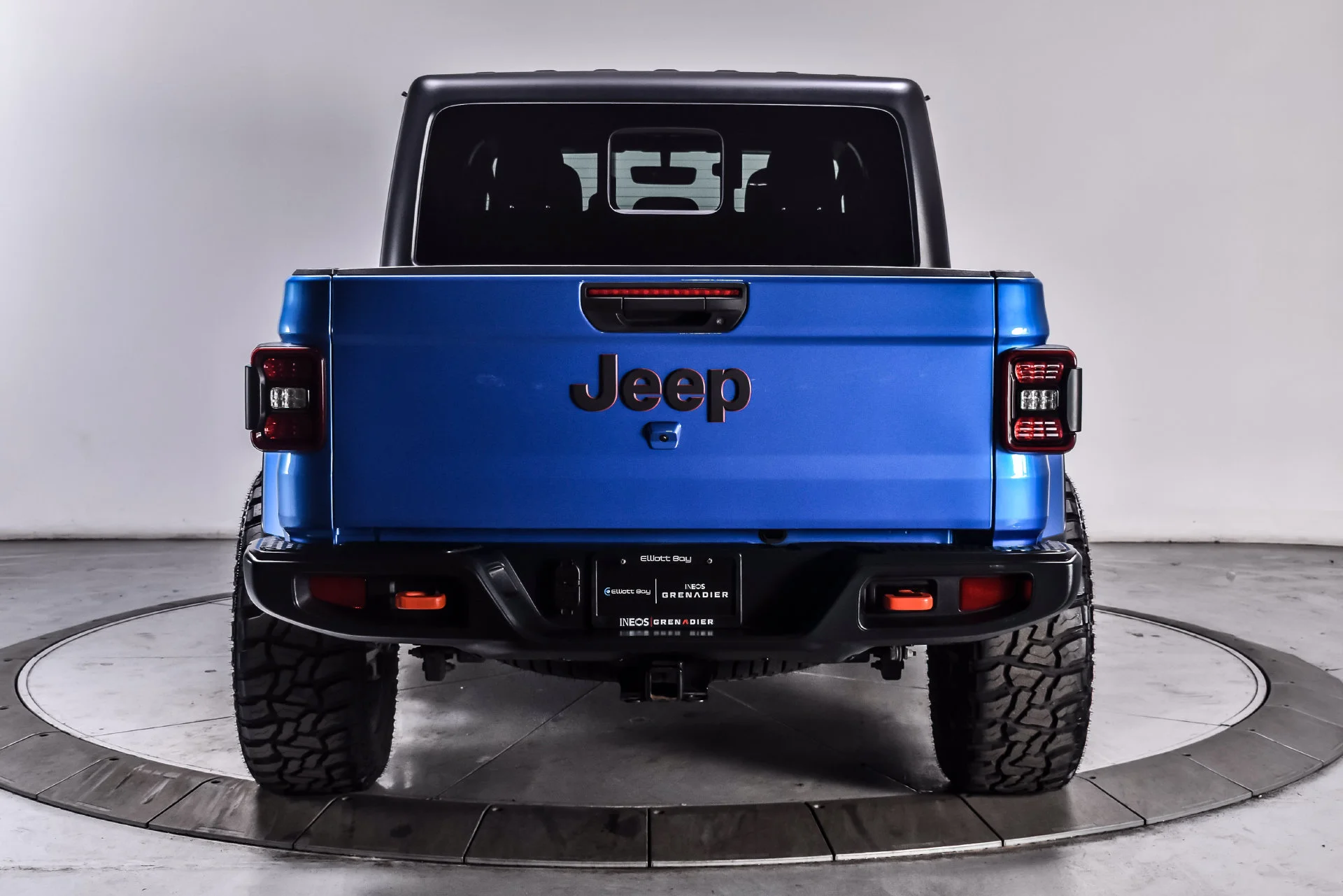 Used 2022 Blue Pearl Jeep Mojave image 5