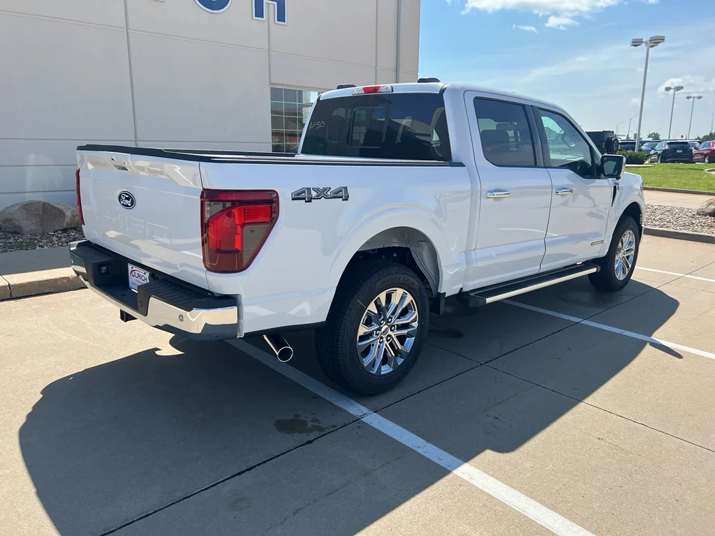 New 2026 Oxford White Ford XLT image 10