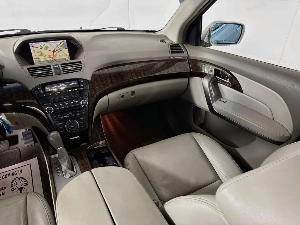 Used 2011 Silver Acura Tech/Entertainment Pkg image 25