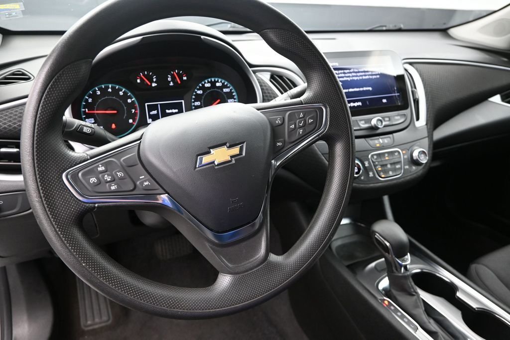 Used 2023 White Chevrolet LT image 21
