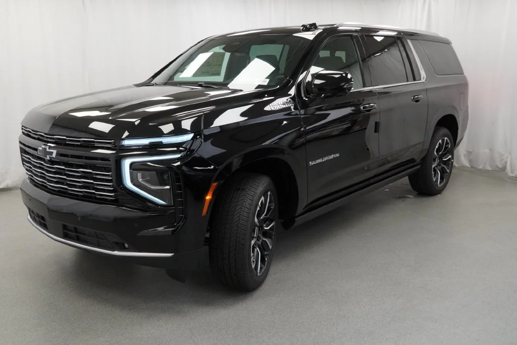 New 2026 Black Chevrolet High Country image 3