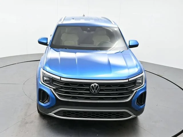 Used 2024 Blue Volkswagen 2.0T SE w/Technology image 33