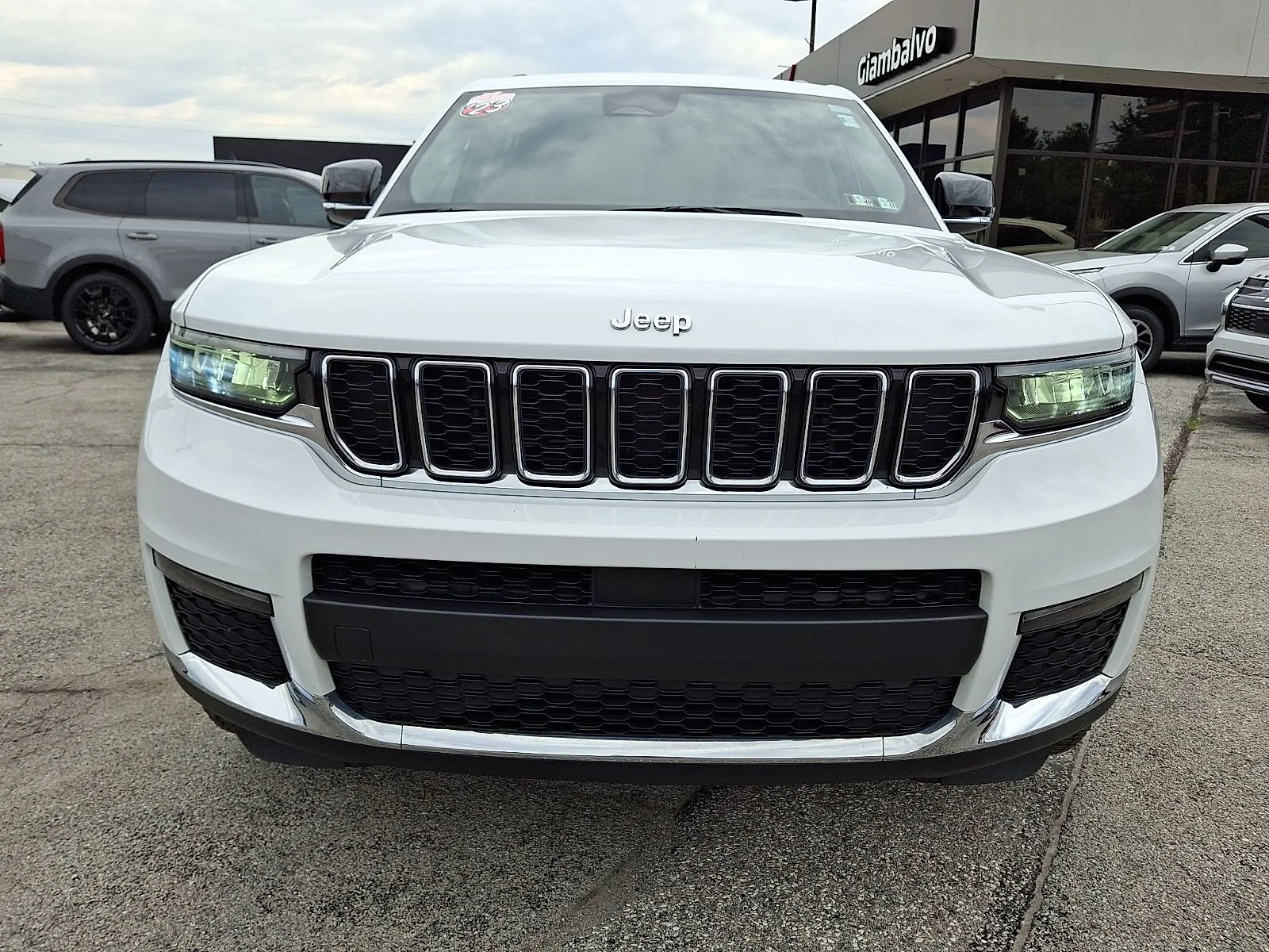 Used 2023 White Jeep Limited image 2