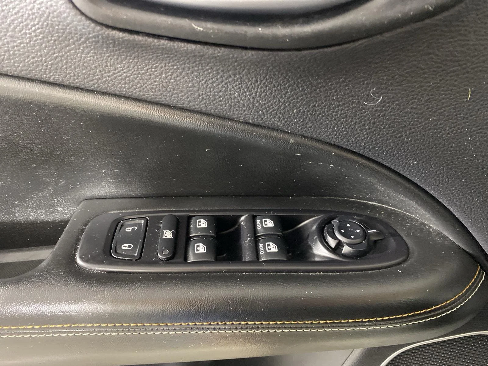 Used 2021 Olive Green Pearlcoat Jeep Latitude image 22