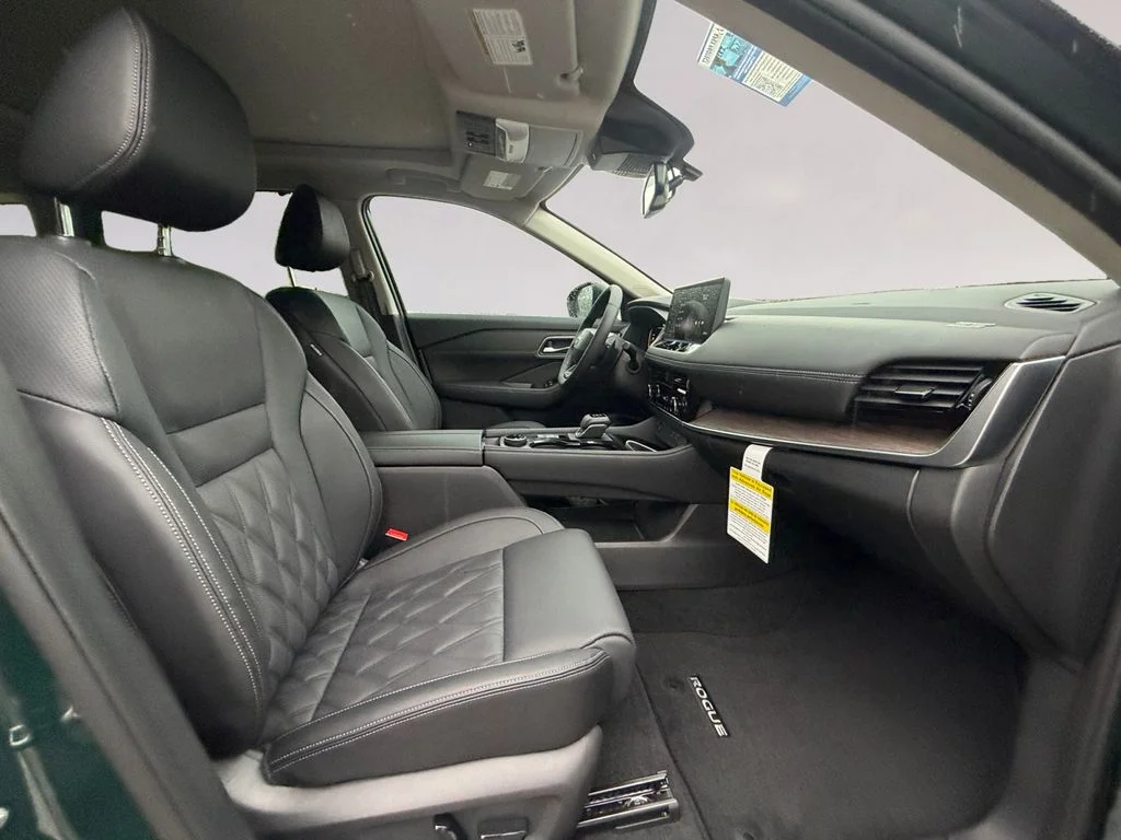 New 2026 Black Nissan Platinum image 17
