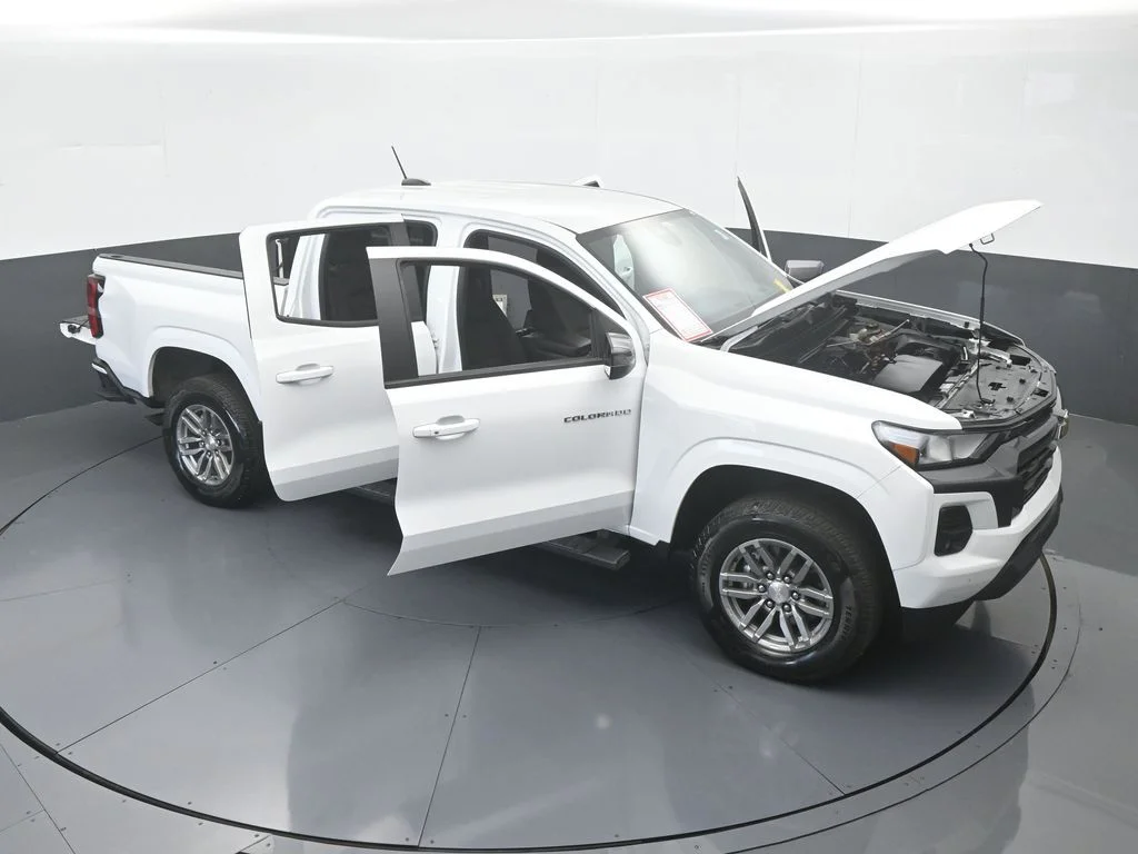 Used 2023 Summit White Chevrolet LT image 64