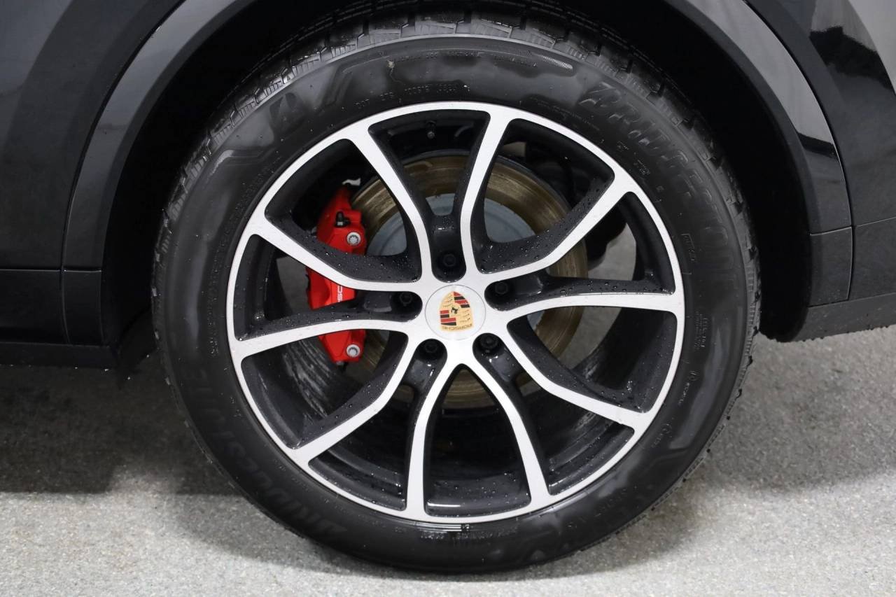 New 2026 Chromite Black Metallic Porsche S Coupe image 39