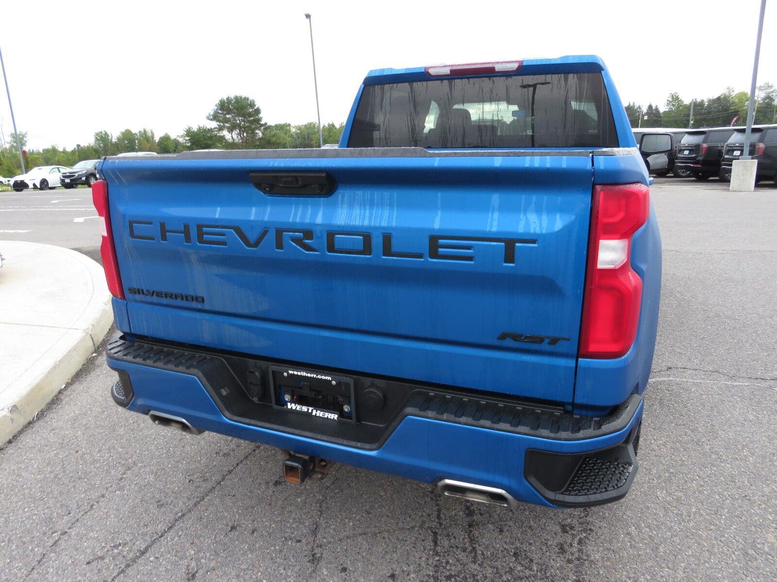 Used 2023 Glacier Blue Metallic Chevrolet RST image 9