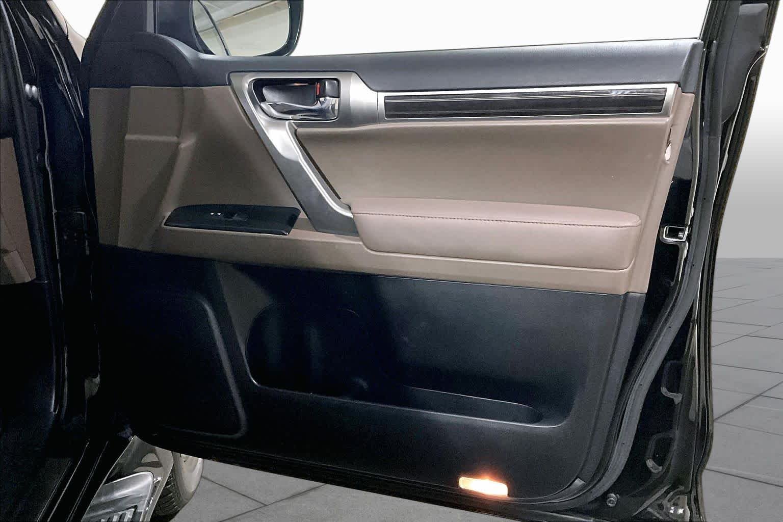 Used 2022 Black Onyx Lexus Premium image 22