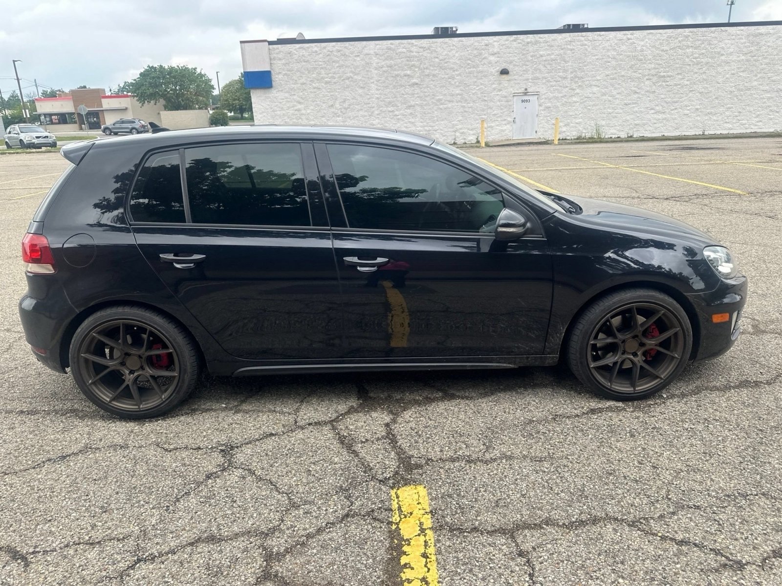 Used 2014 Deep Black Pearl Volkswagen Driver