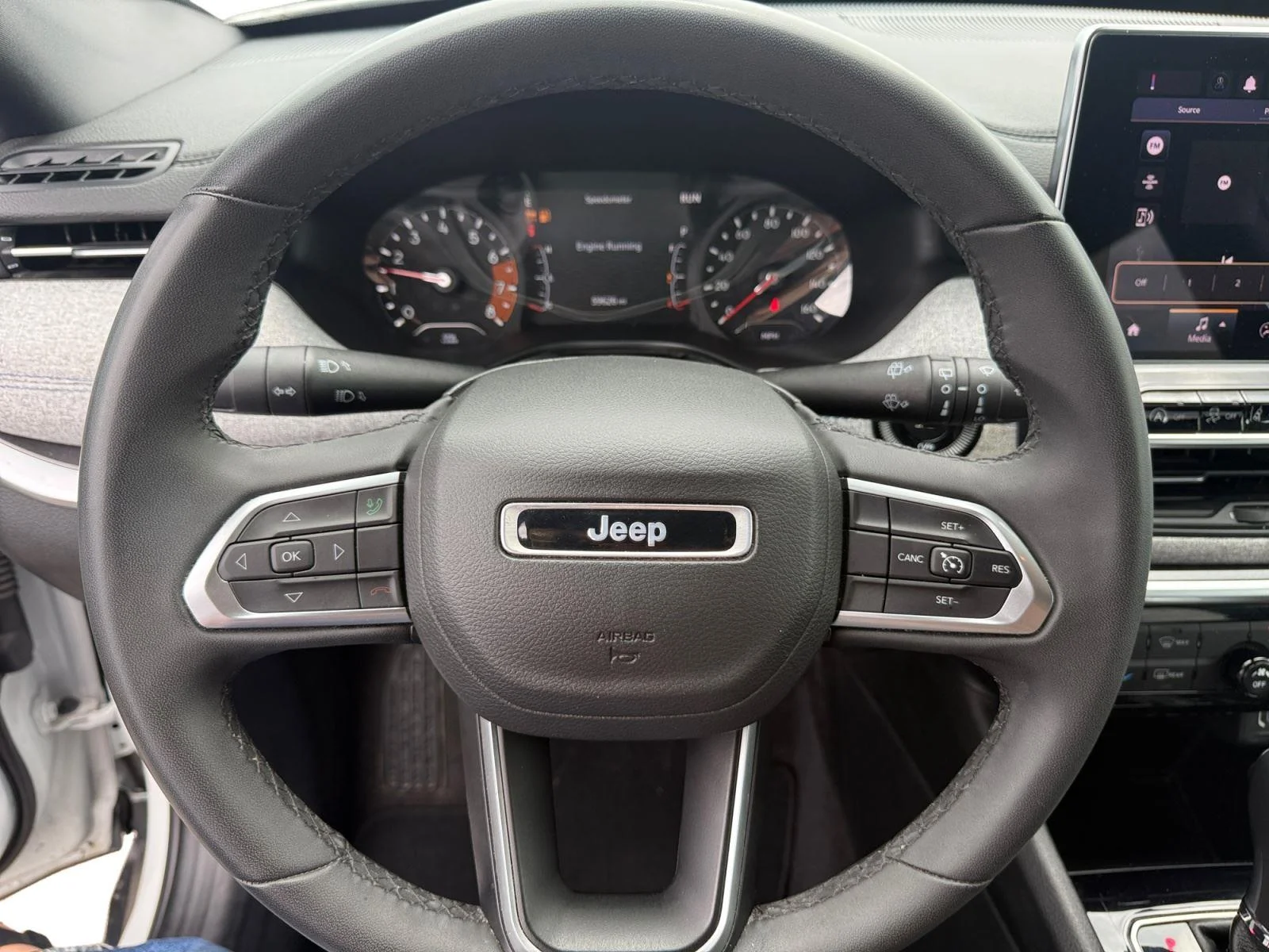 Used 2024 WHITE JEEP LATITUDE 4X4 image 13