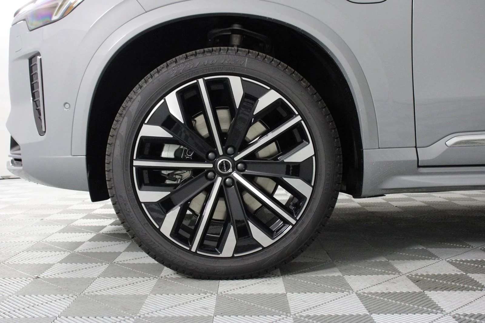 2026 Volvo XC90 Plus - Photo 13