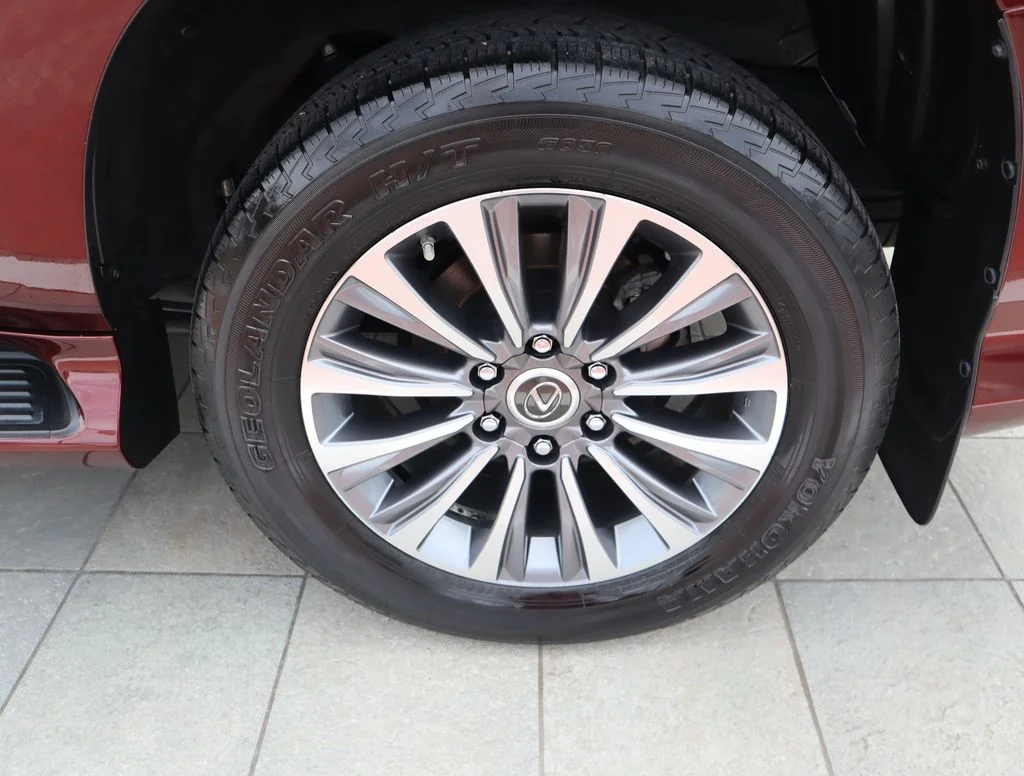 Used 2021  Lexus 460 Luxury image 10