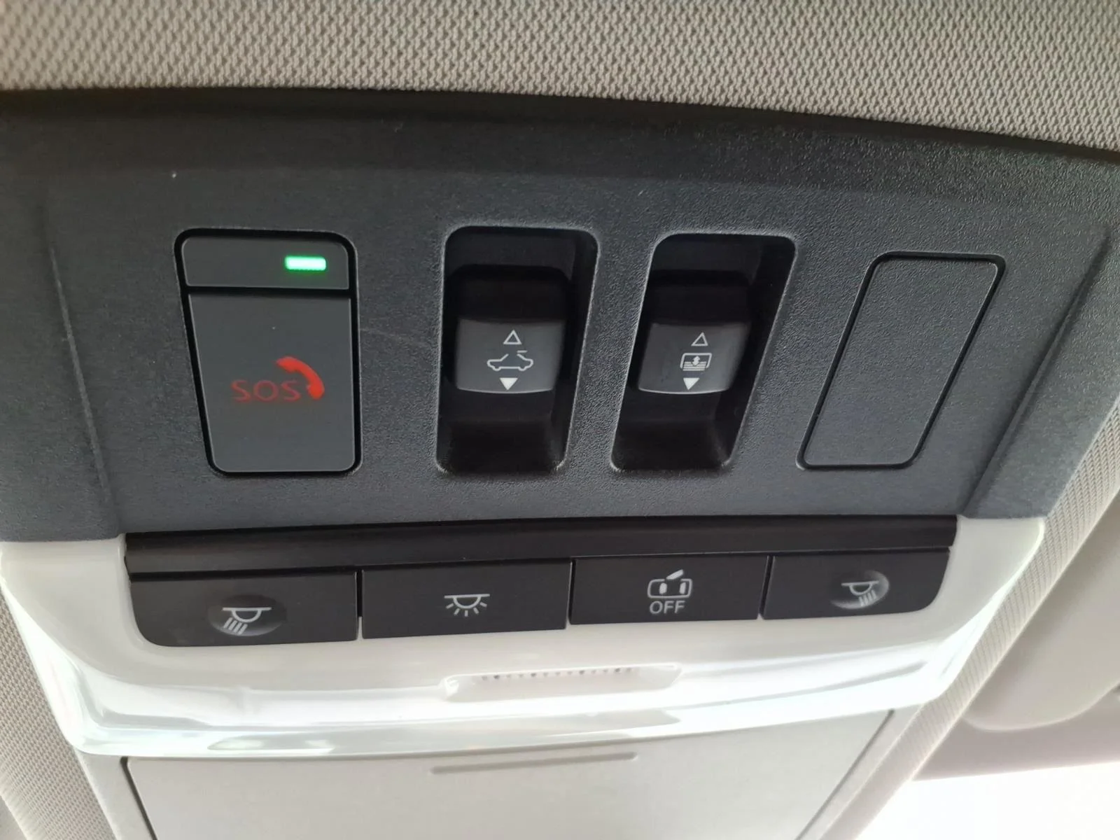 Used 2022 Boulder Gray Pearl/Super Black Nissan Platinum image 23