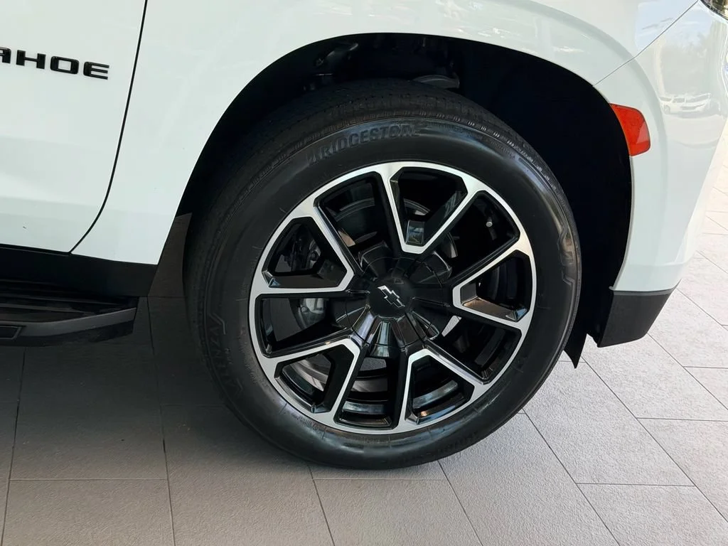 Used 2023 SUMMIT WHITE Chevrolet RST image 7