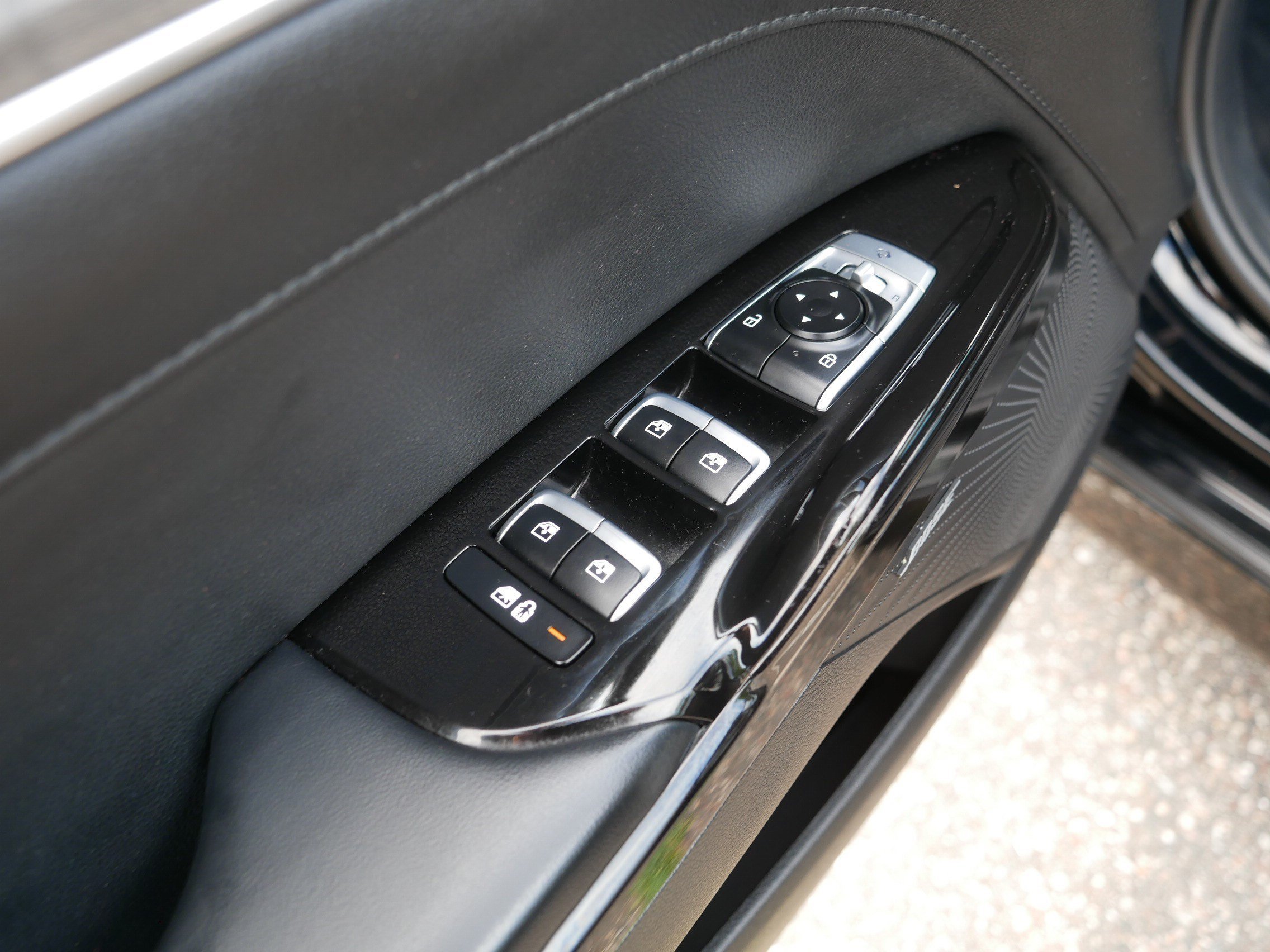 Used 2023 Ebony Black Kia EX image 19