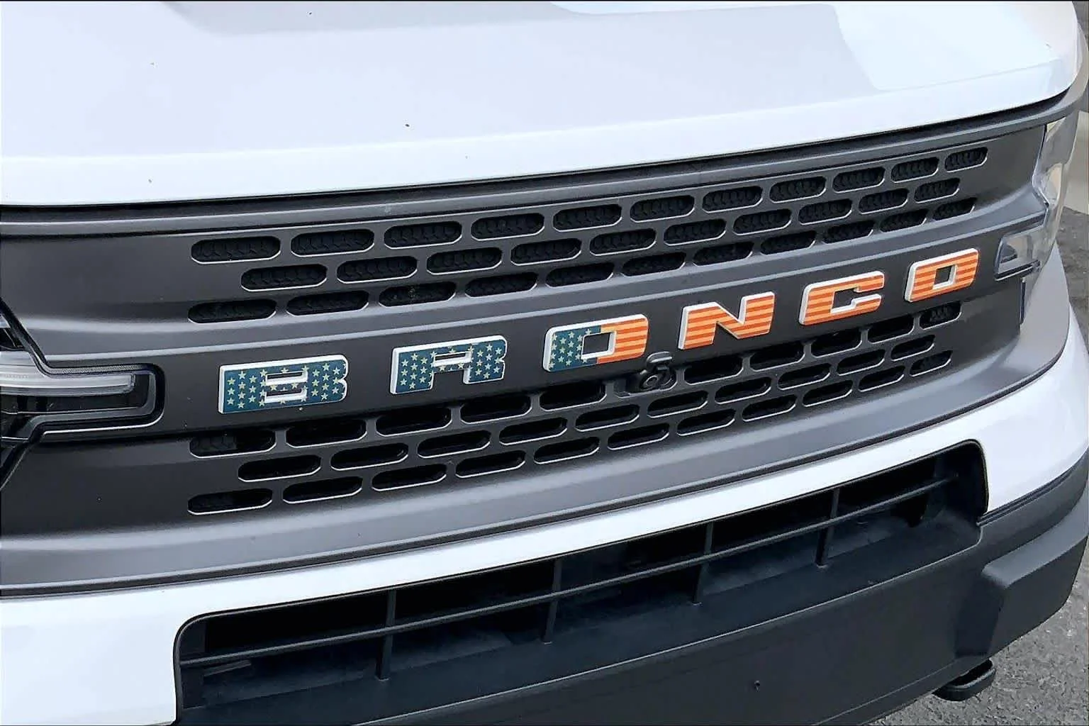 Used 2022 Oxford White Ford Badlands image 32