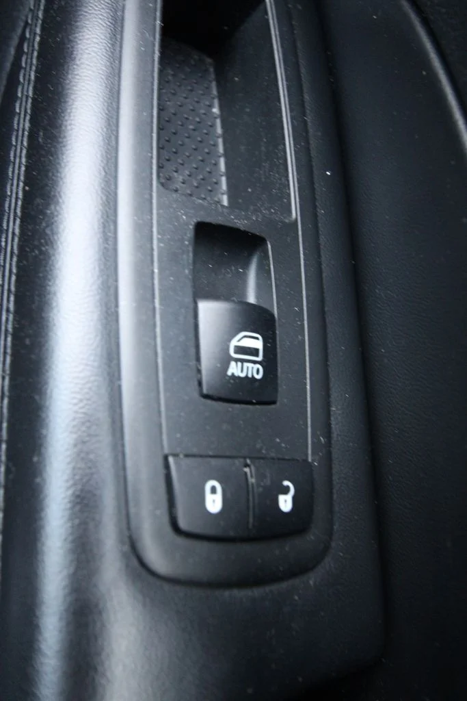 Used 2018 White Jeep Limited image 26