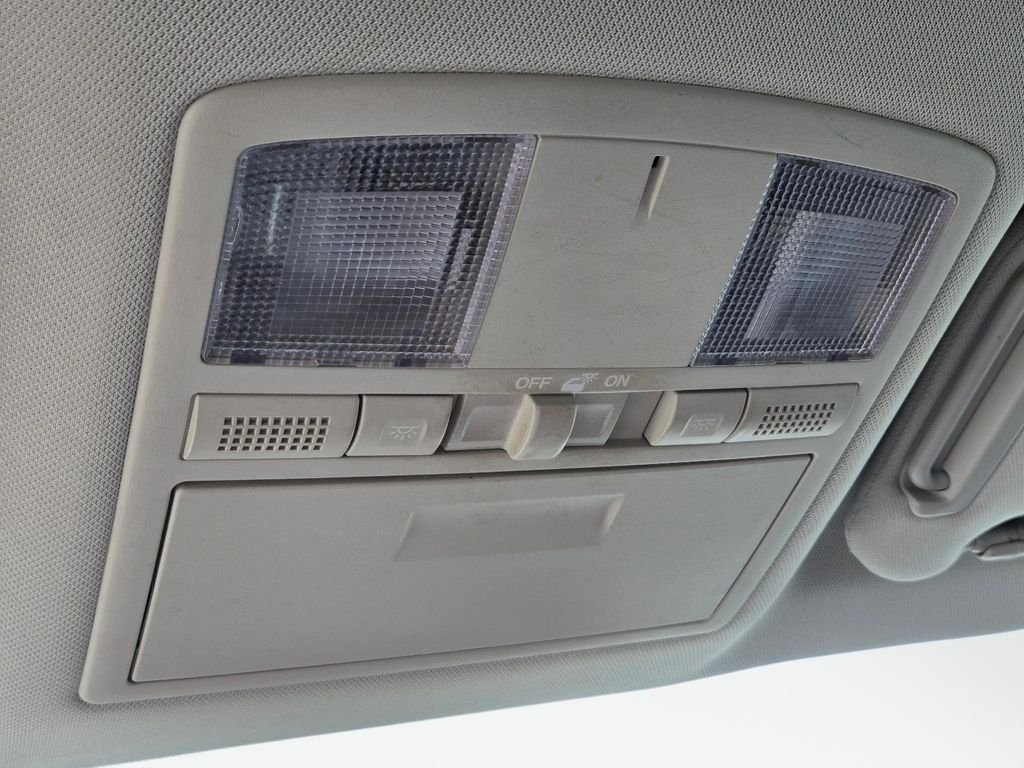 Used 2011 Silver Mazda Touring image 25