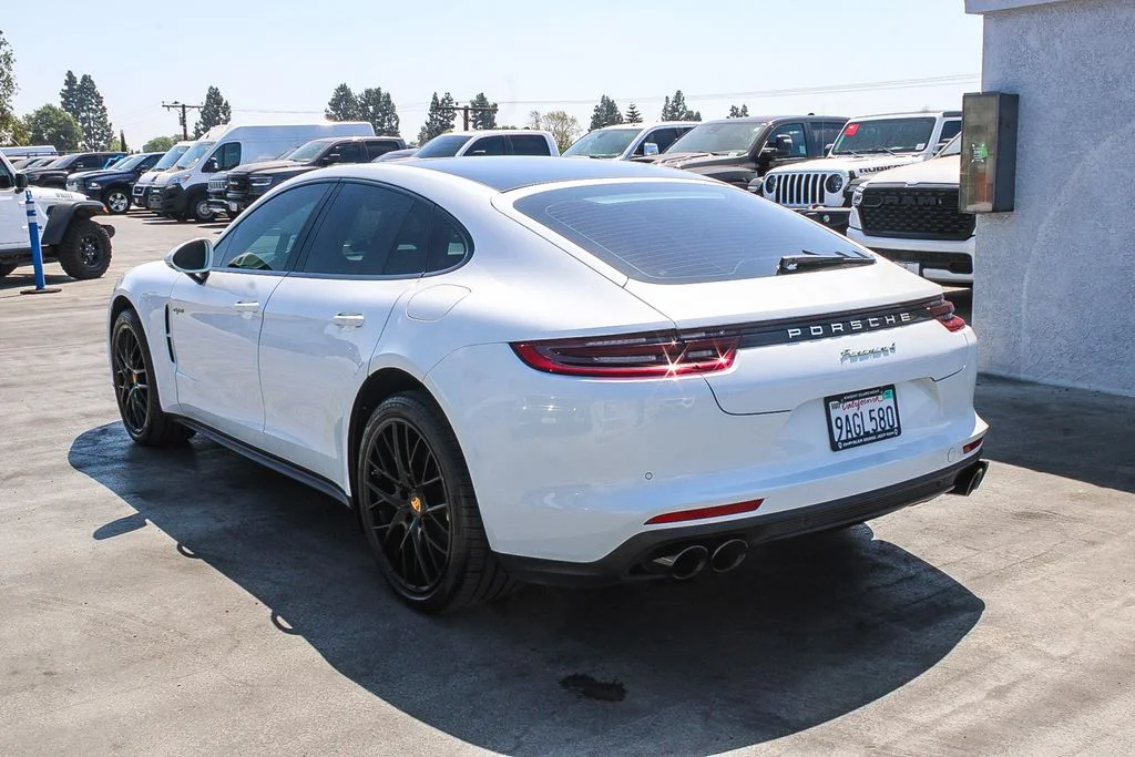 Used 2018  Porsche 4 image 6