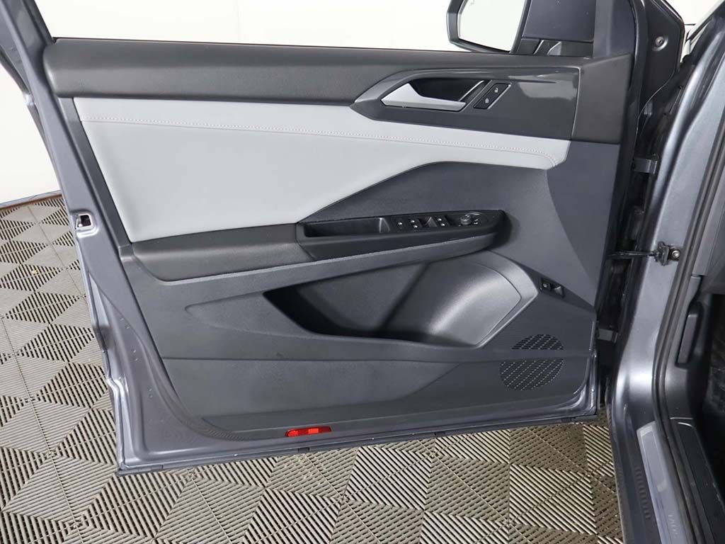 Used 2023 Gray Volkswagen 1.5T SEL image 24