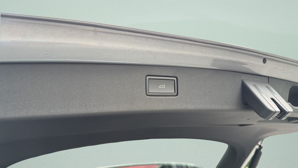 New 2026 Pyrite Silver Metallic Volkswagen 2.0T SE image 26