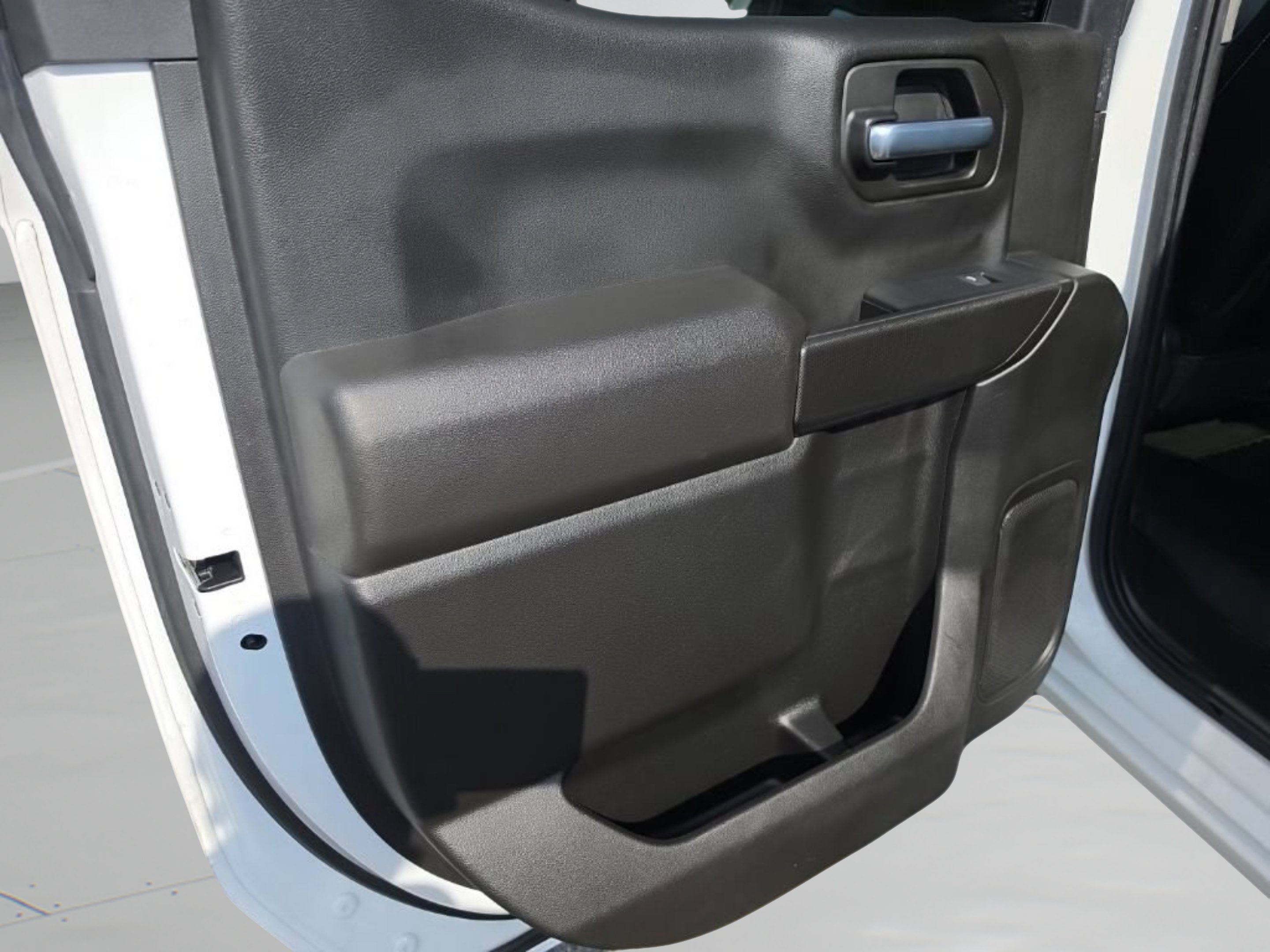 Used 2021 SUMMIT WHITE Chevrolet Custom image 21