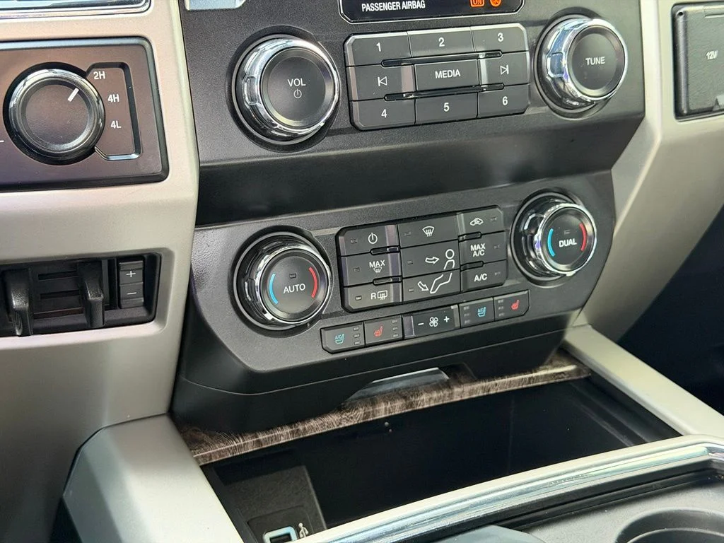 Used 2019 Black Ford Lariat image 14
