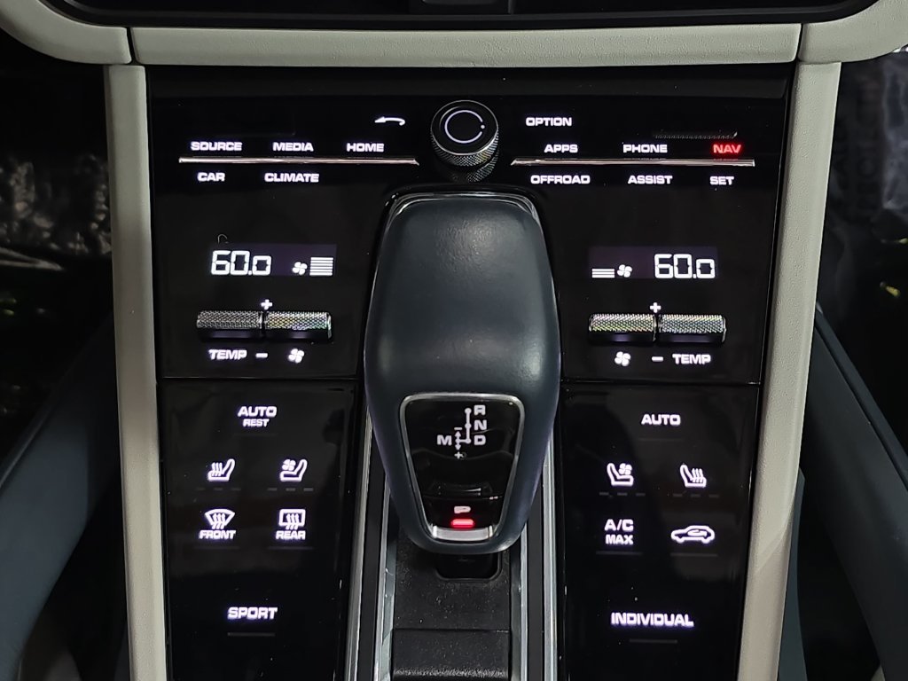 Used 2022  Porsche Platinum Edition image 19