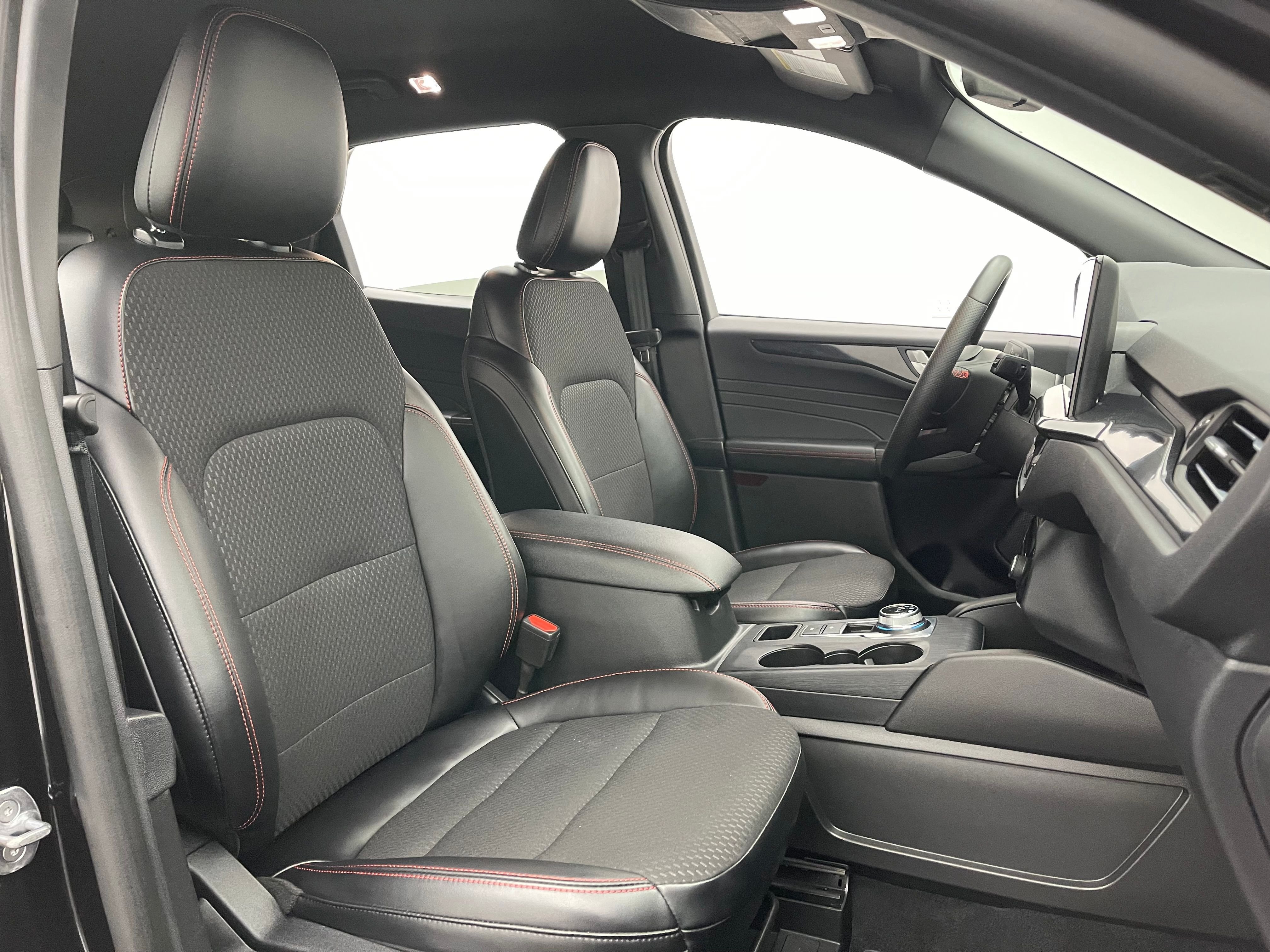 Used 2024 Black Metallic Ford ST-Line image 32