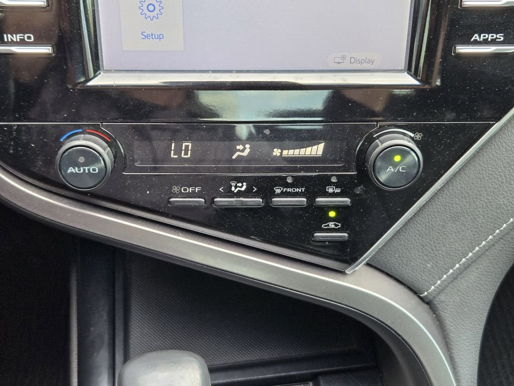 2018 Toyota Camry SE - Photo 13