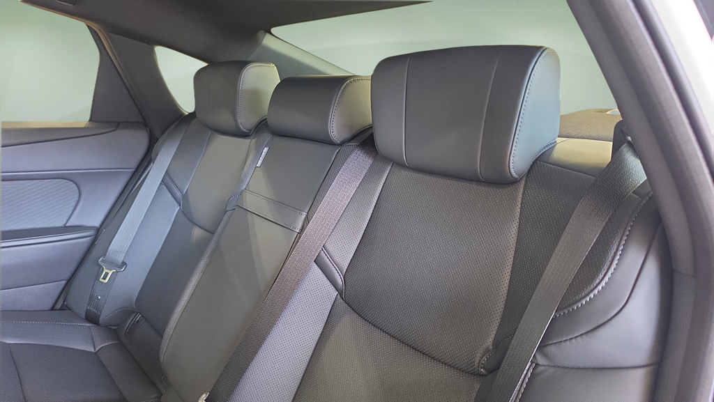 New 2026 Ultra White Lexus ES 500e PREMIUM AWD image 18
