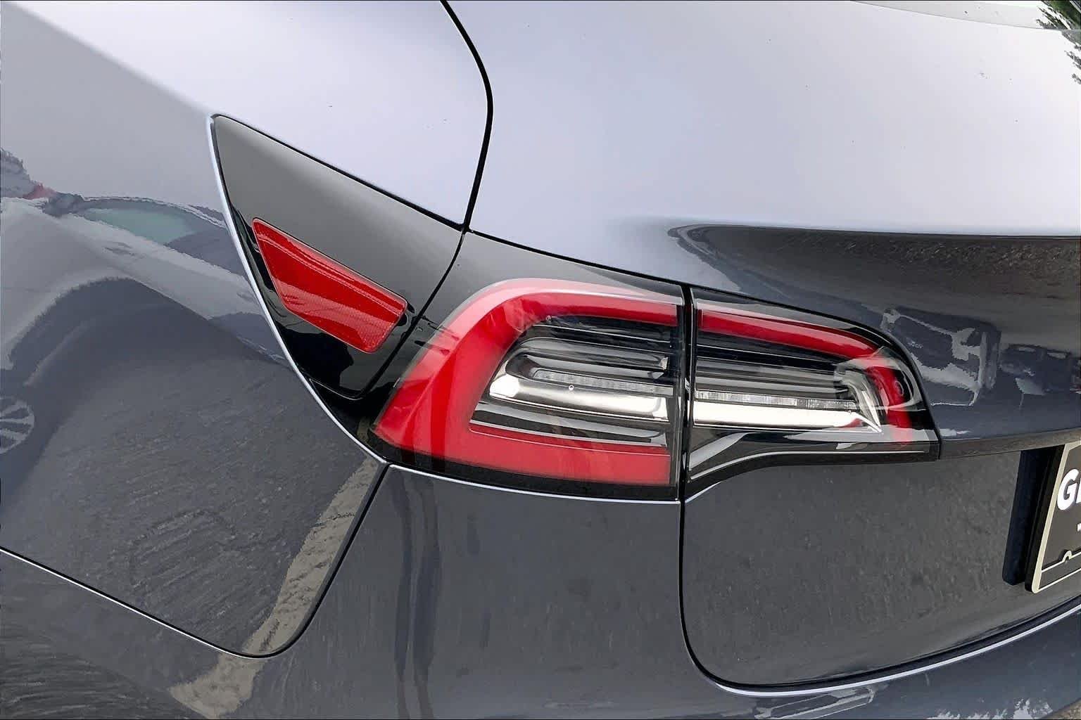 Used 2023  Tesla  image 25