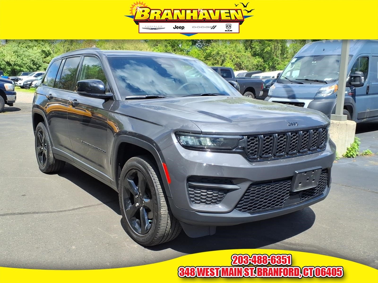 Used 2023 Gray Jeep Altitude X image 1