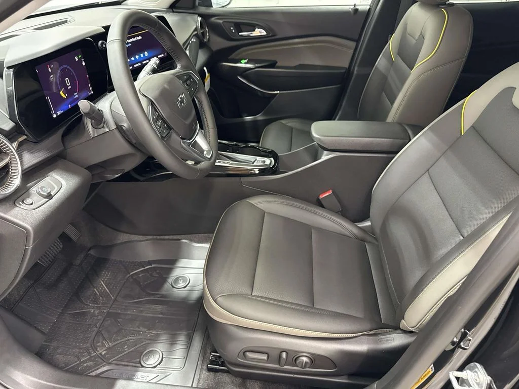 New 2026 Mosaic Black Metallic Chevrolet ACTIV image 12