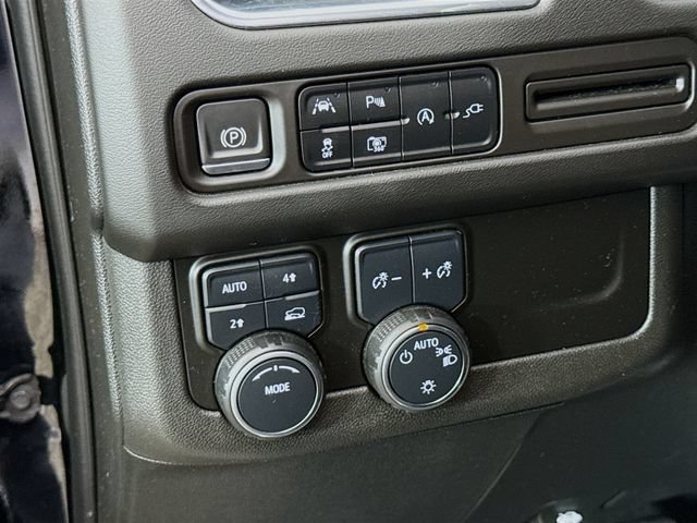 Used 2022 Black Chevrolet LT image 11