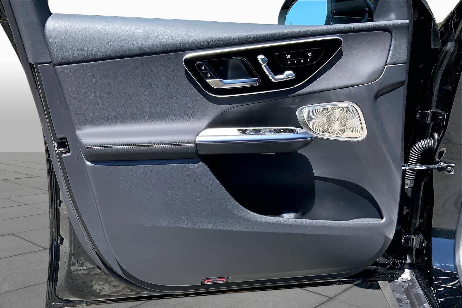 New 2026 Black Mercedes-Benz GLC 300 image 14