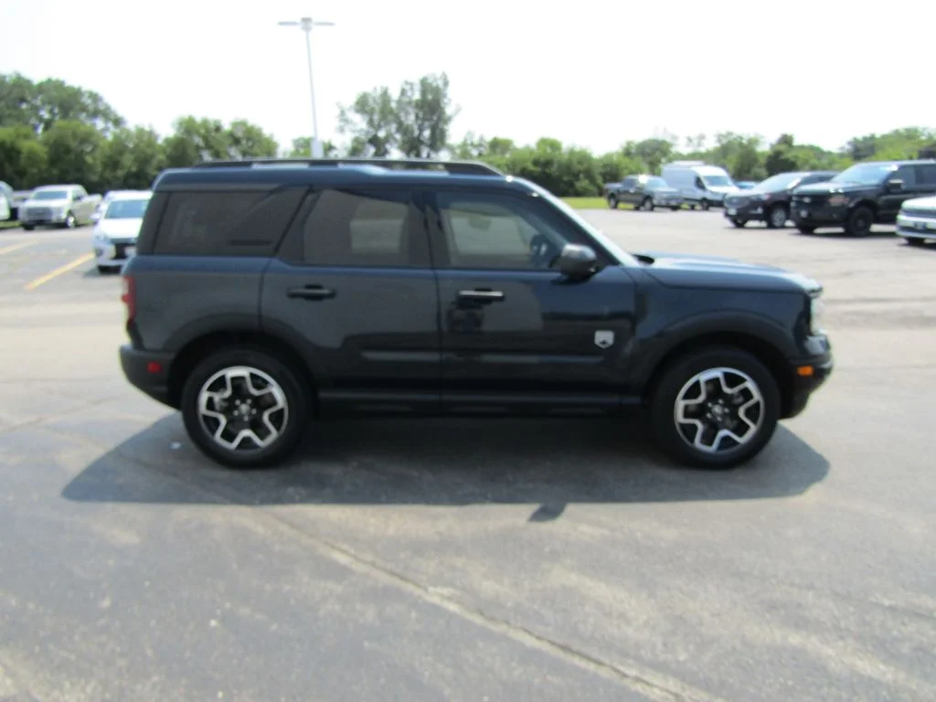 Used 2022 Blue Metallic Ford Big Bend image 11