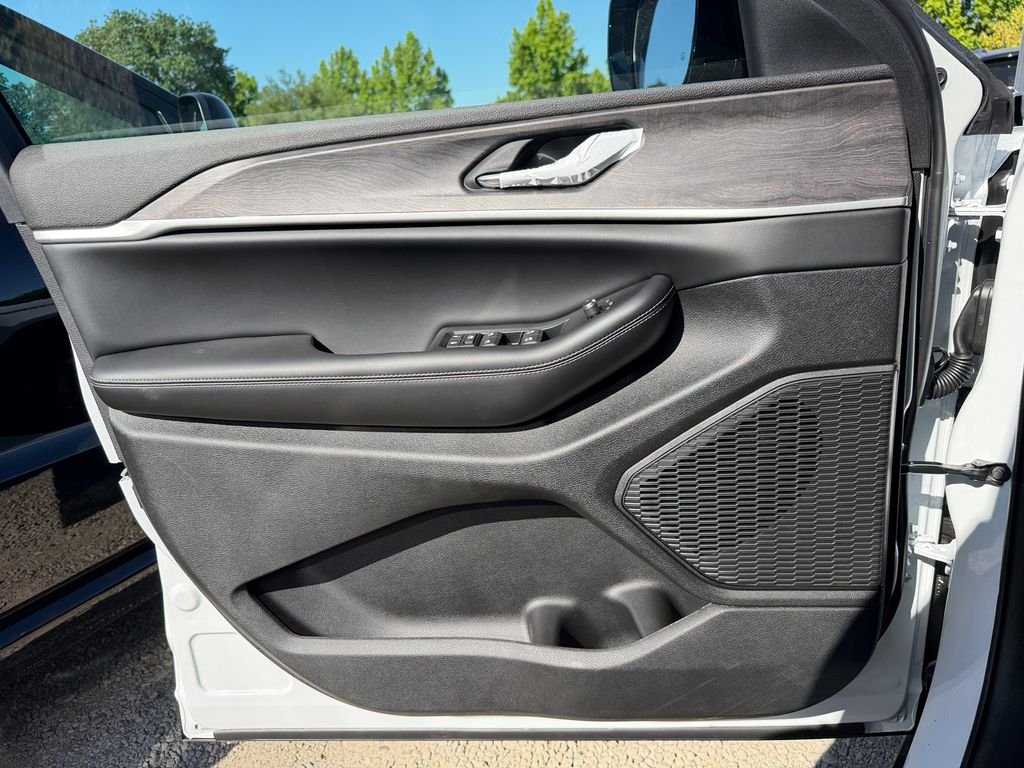 New 2026 Bright White Clearcoat Jeep Altitude image 11