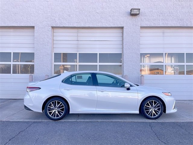 2024 Toyota Camry XLE photo 2